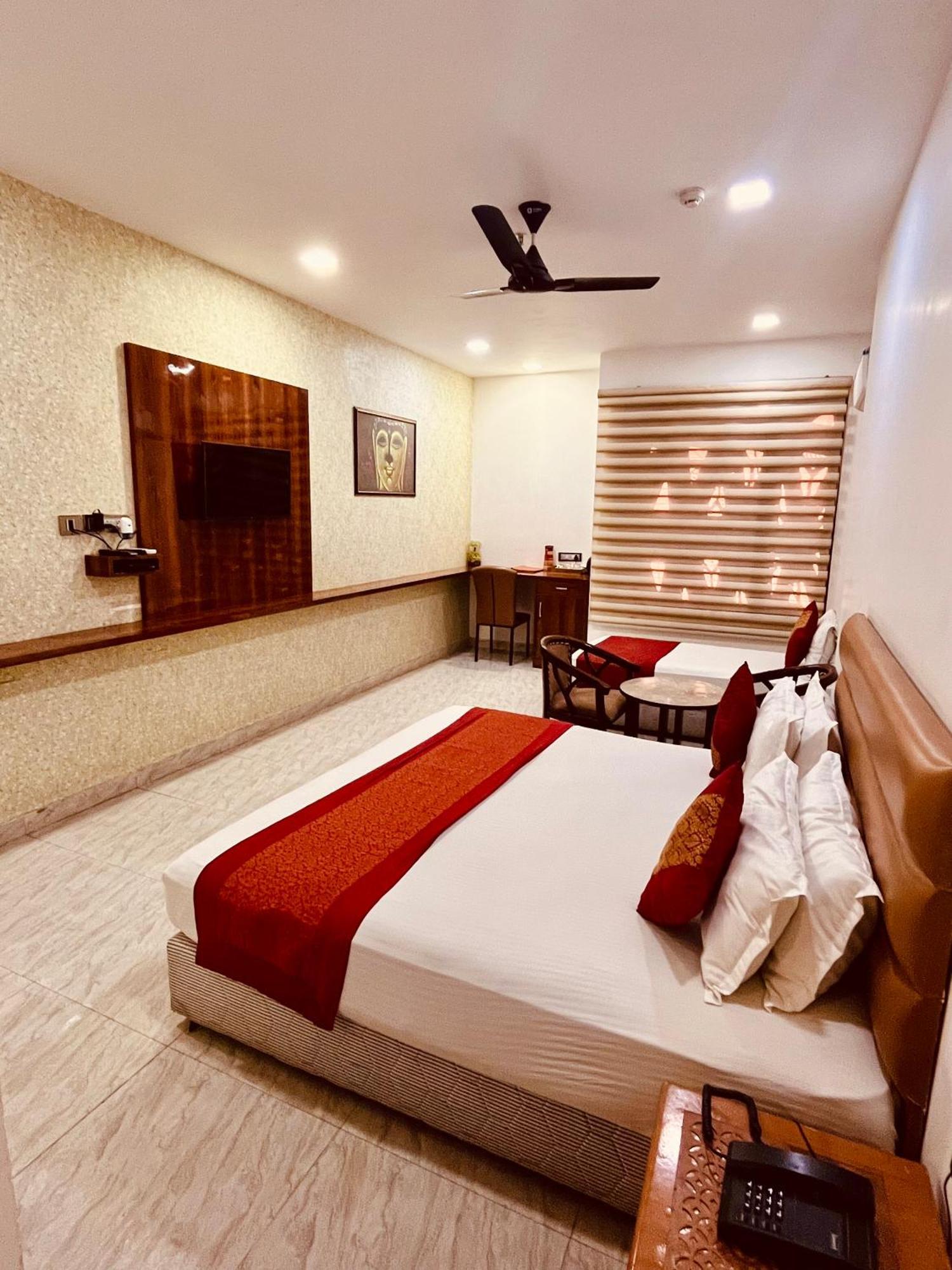 Amora Rooms Dwarka New Delhi Exterior photo