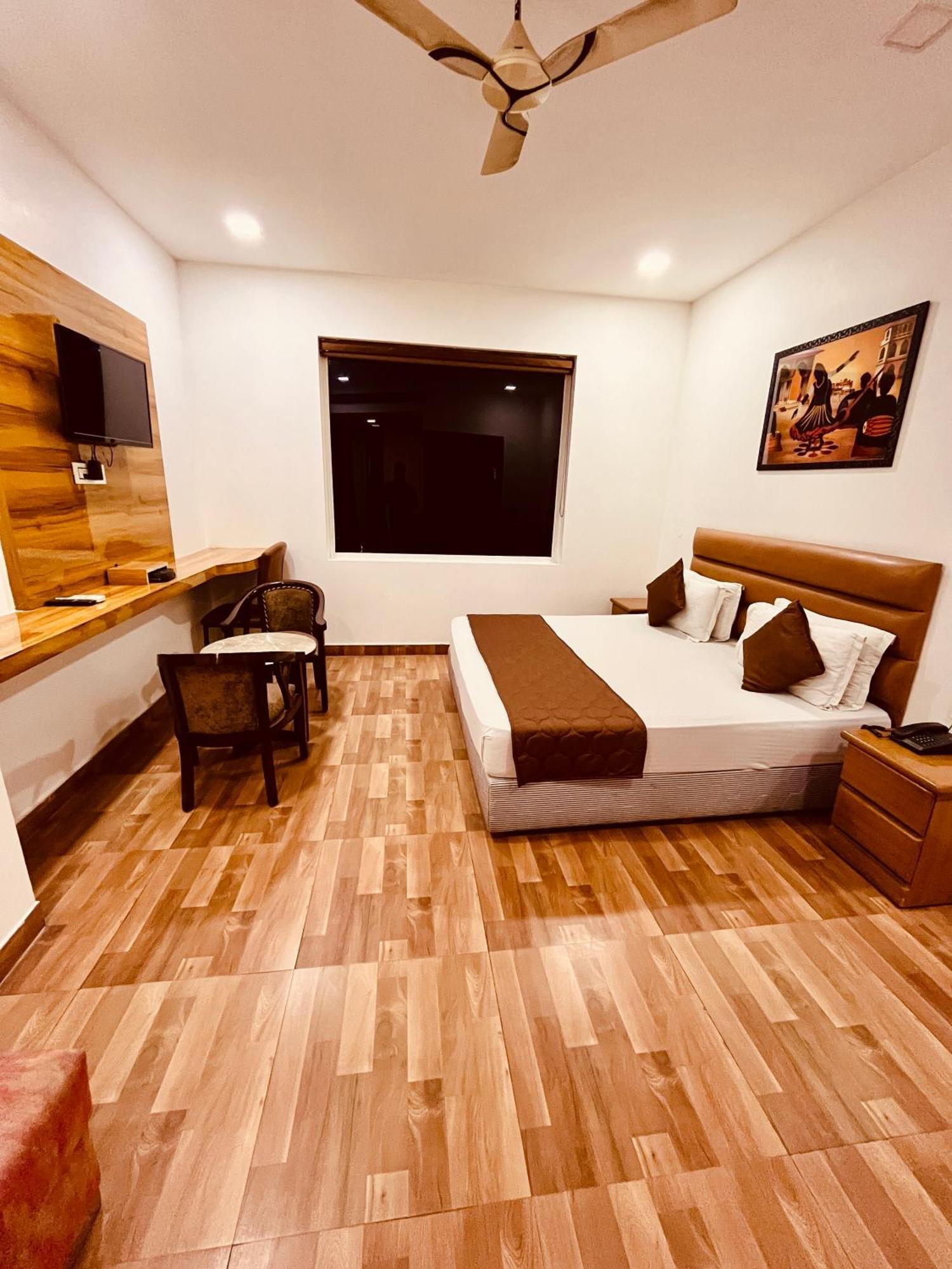 Amora Rooms Dwarka New Delhi Exterior photo