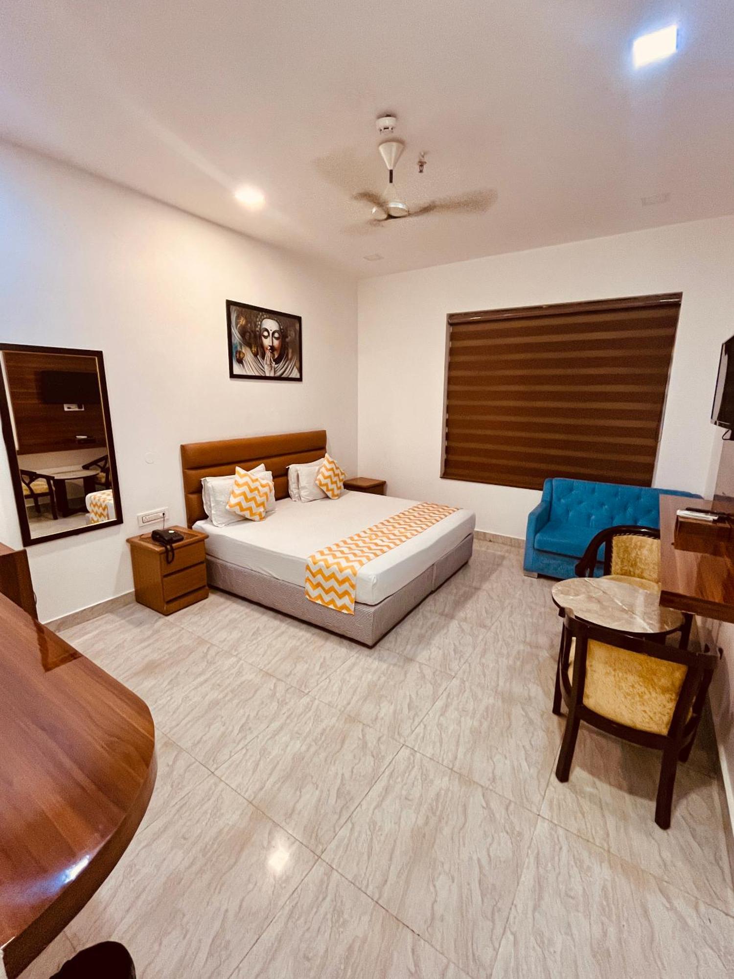 Amora Rooms Dwarka New Delhi Exterior photo