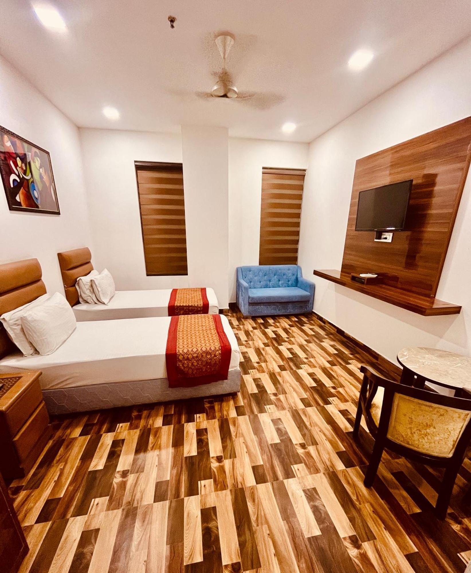 Amora Rooms Dwarka New Delhi Exterior photo