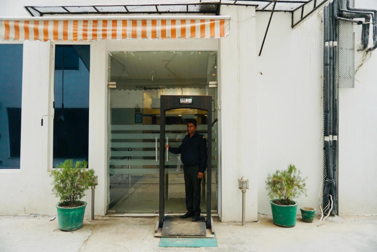Amora Rooms Dwarka New Delhi Exterior photo